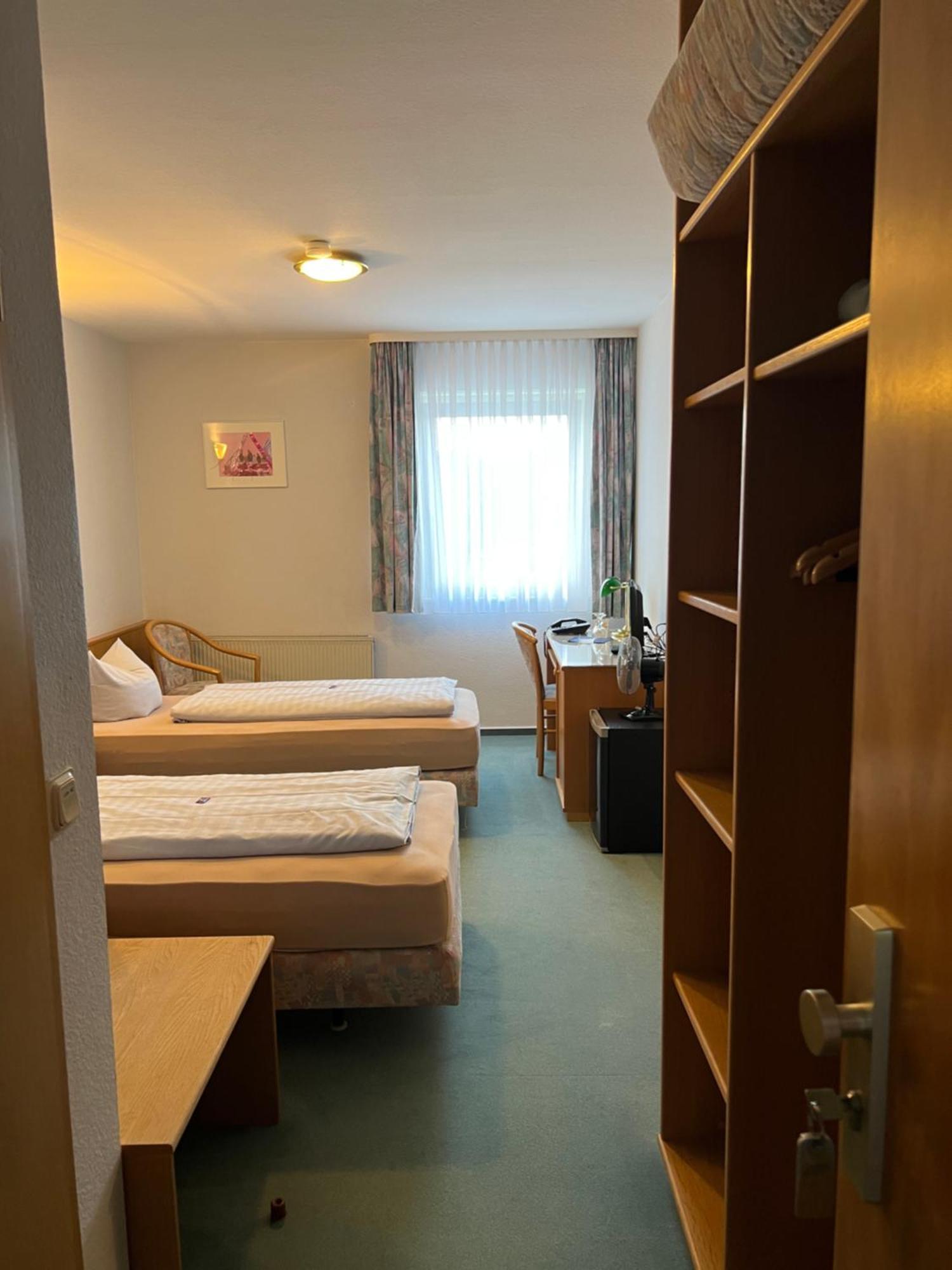 Niebuhrs Hotel Friedrichsdorf Oda fotoğraf
